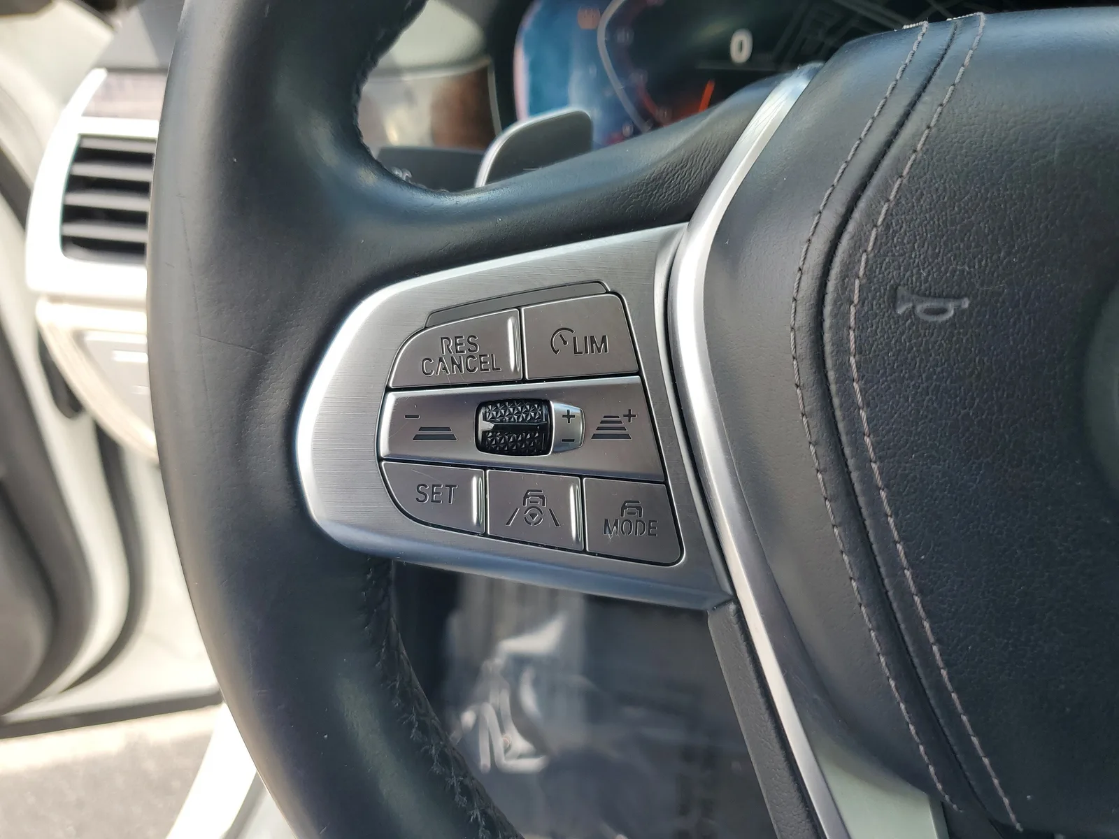2022 BMW 7 Series 740i photo 21