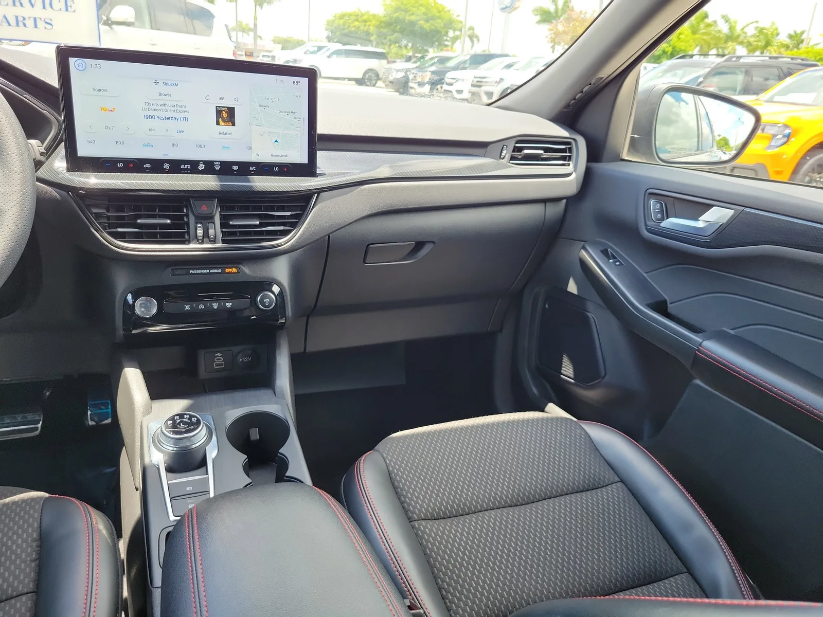 2024 Ford Escape ST-Line photo 18