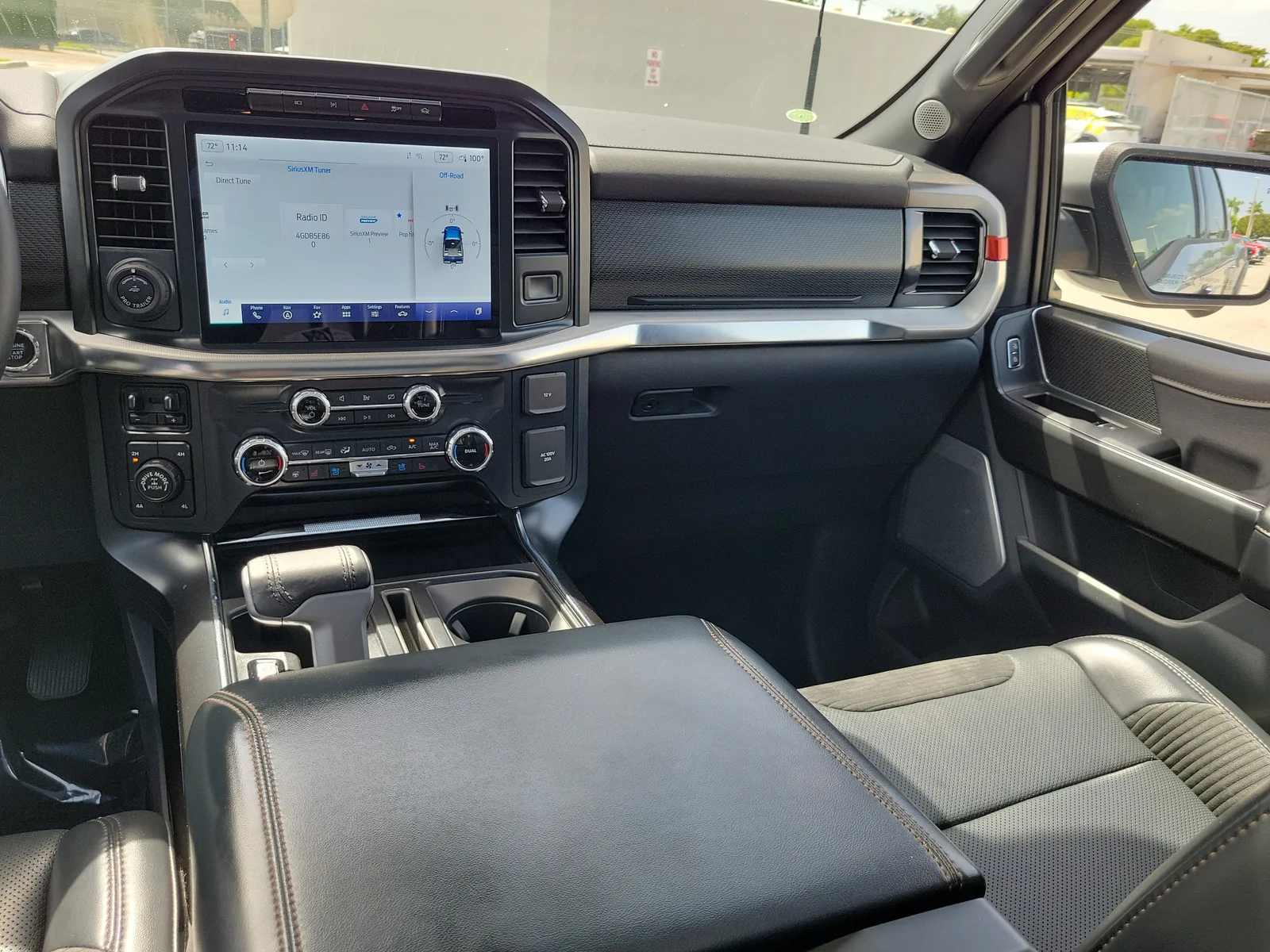2022 Ford F-150 Raptor 4WD photo 17