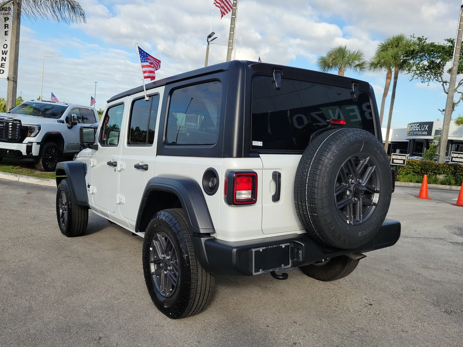 2025 Jeep Wrangler Sport S photo 7