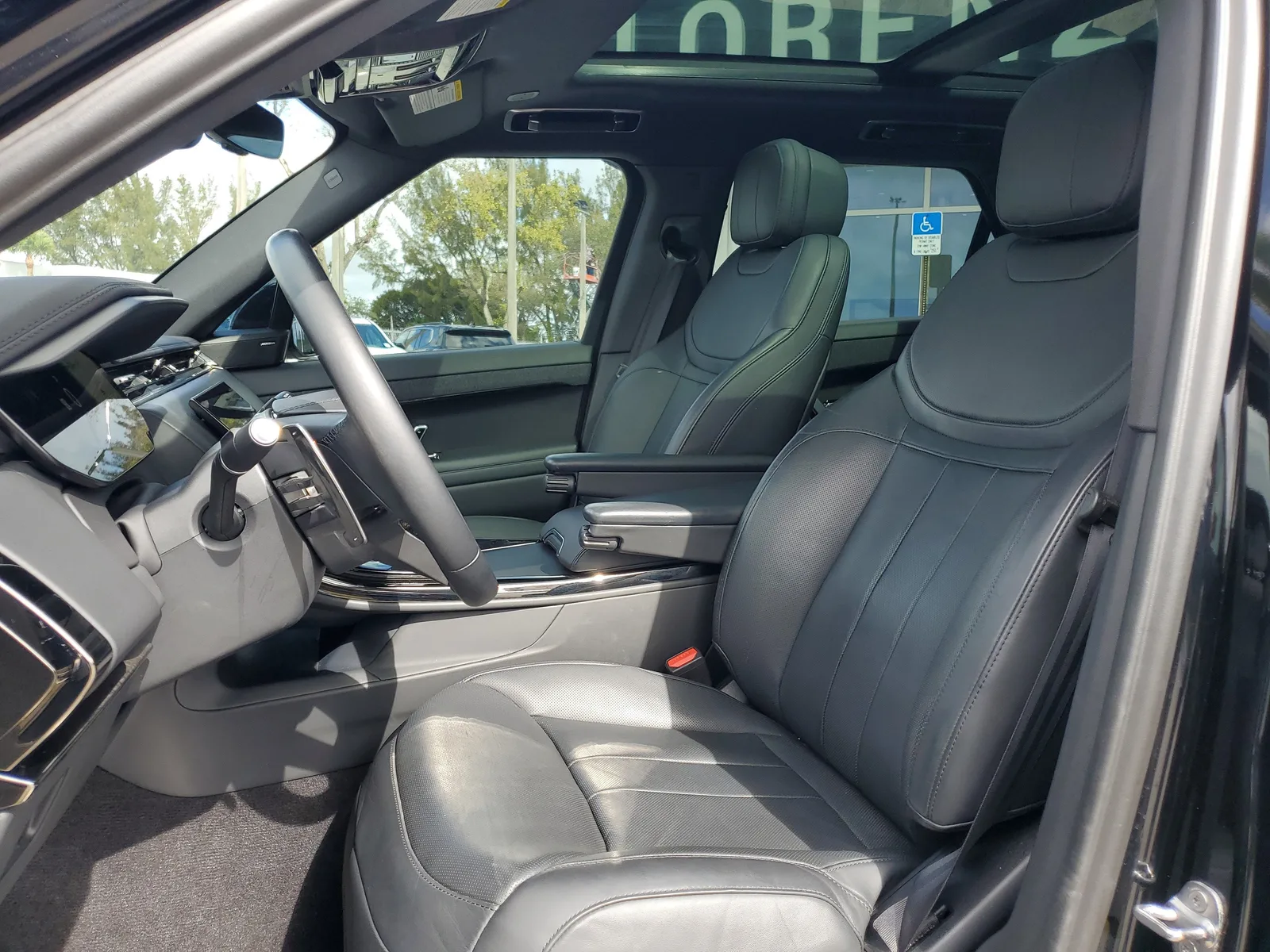 2024 Land Rover Range Rover Sport Dynamic SE photo 12