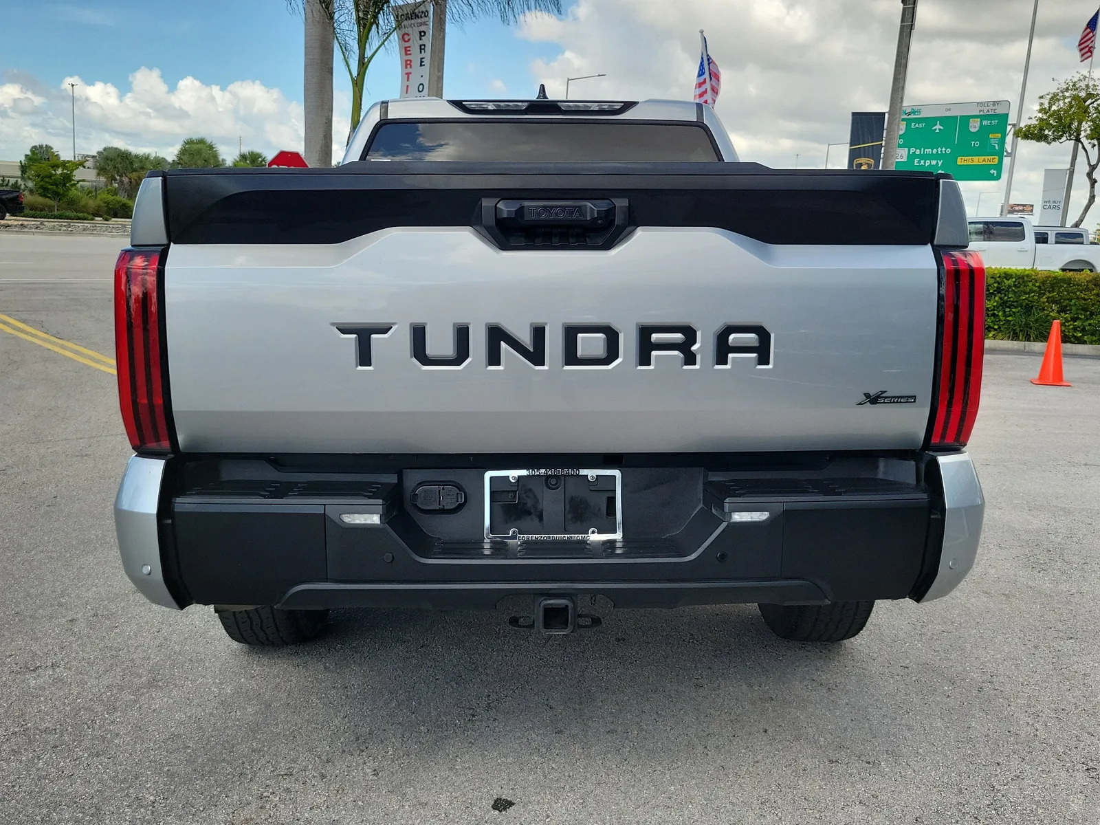 2022 Toyota Tundra 2WD SR5 photo 6
