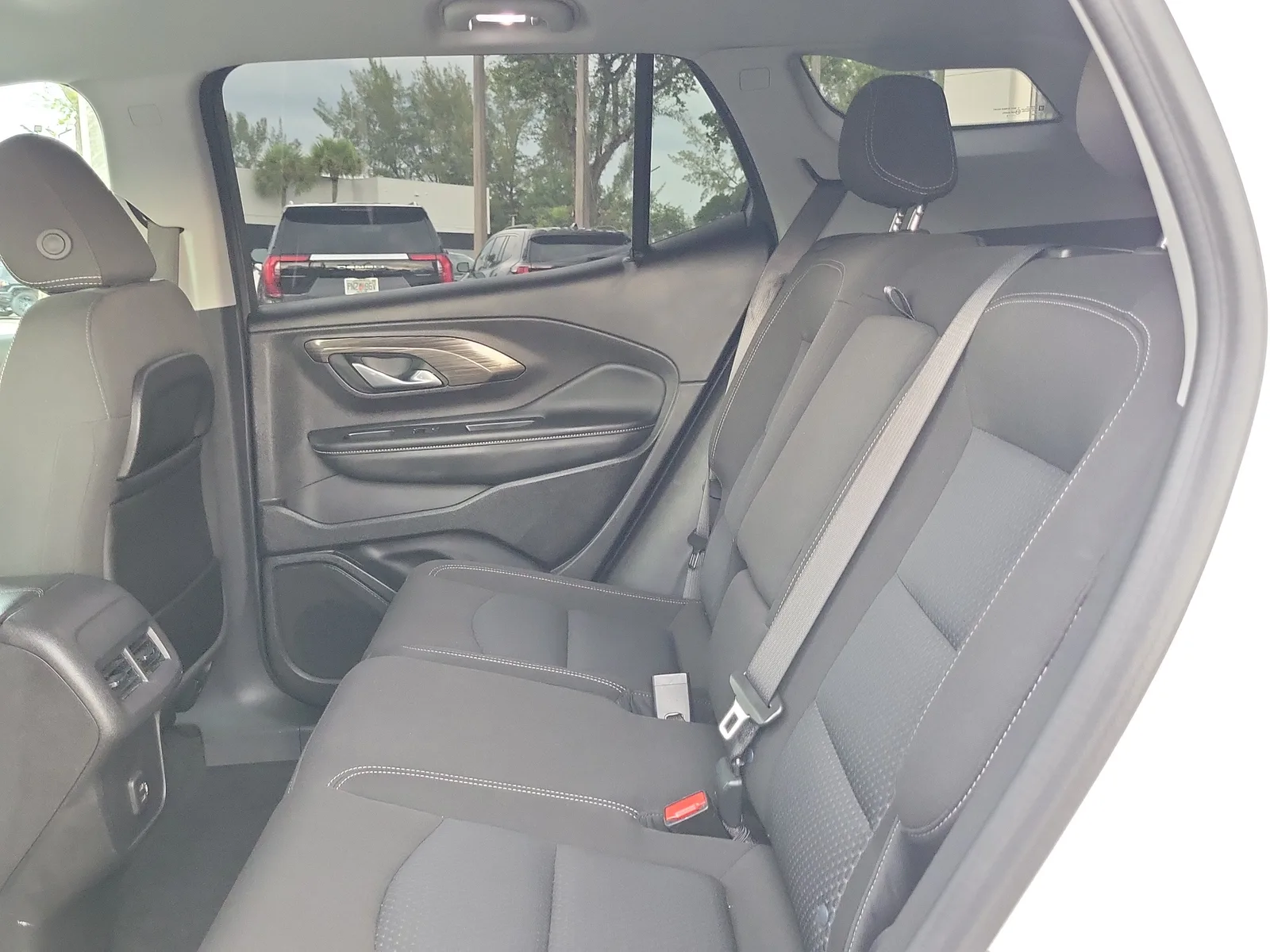 2024 GMC Terrain SLE photo 12