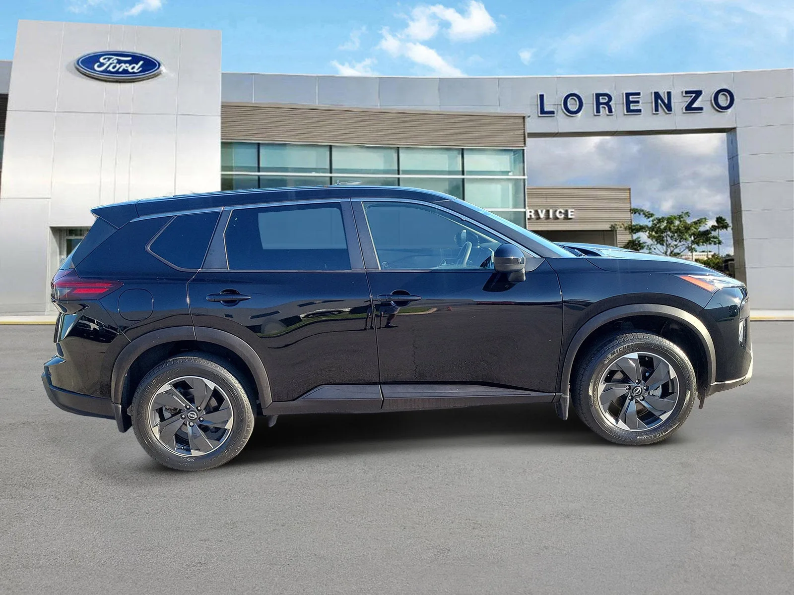 2024 Nissan Rogue SV photo 4