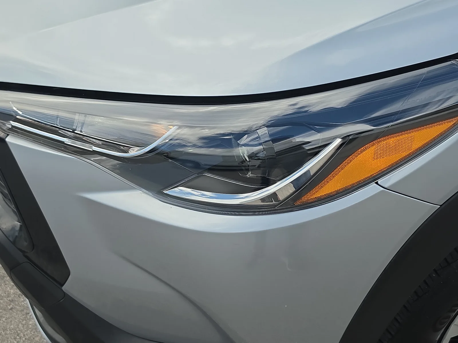 2025 Toyota Corolla Cross L photo 12