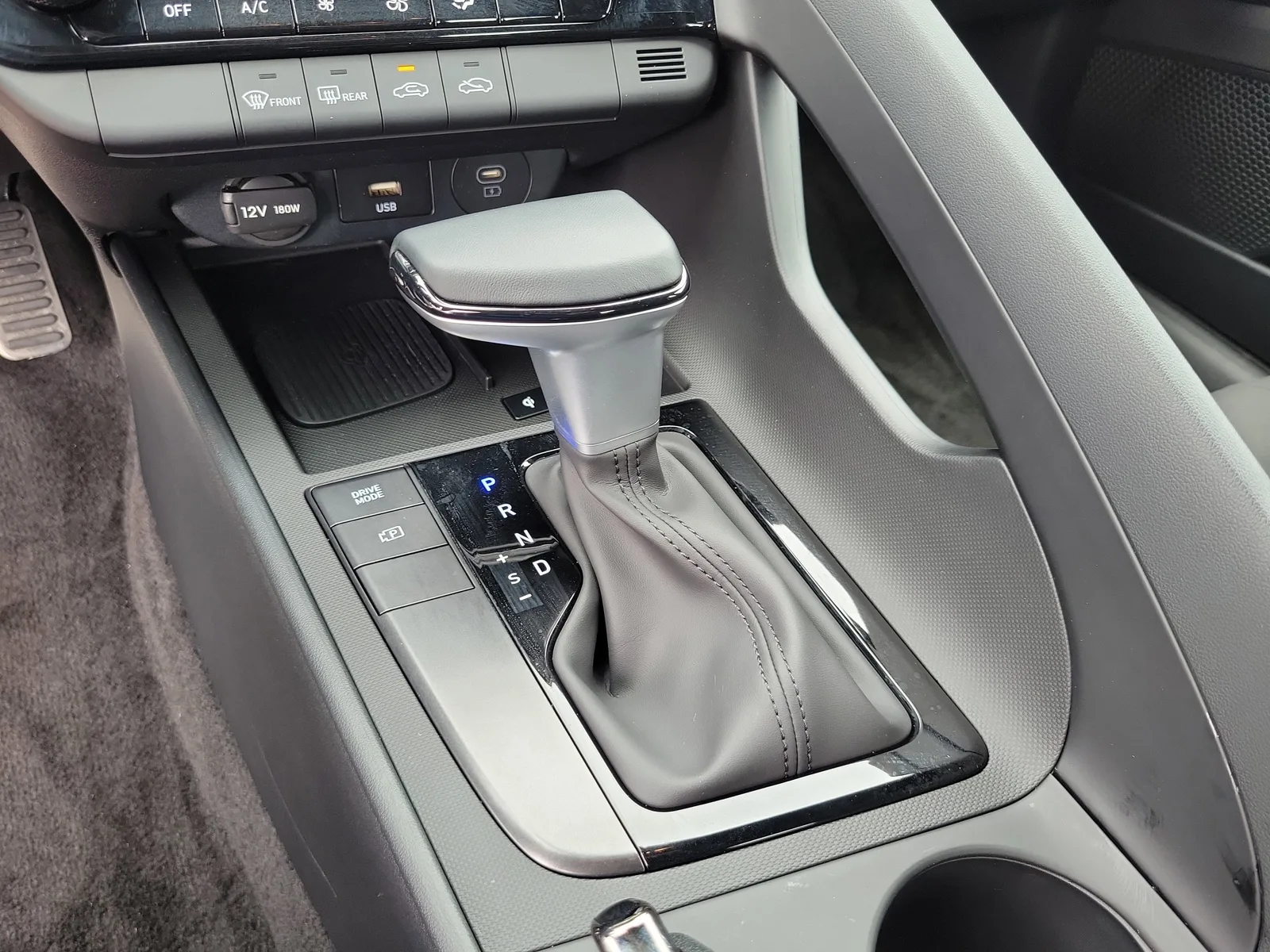 2025 Hyundai Elantra SEL Sport photo 30