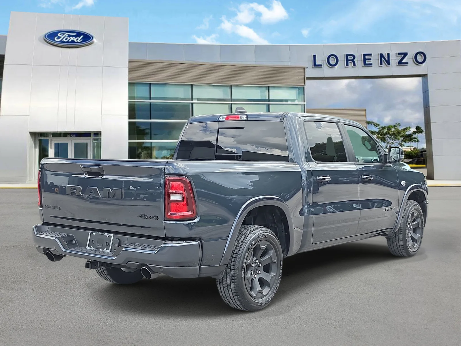 2026 RAM 1500 Laramie 4WD photo 4