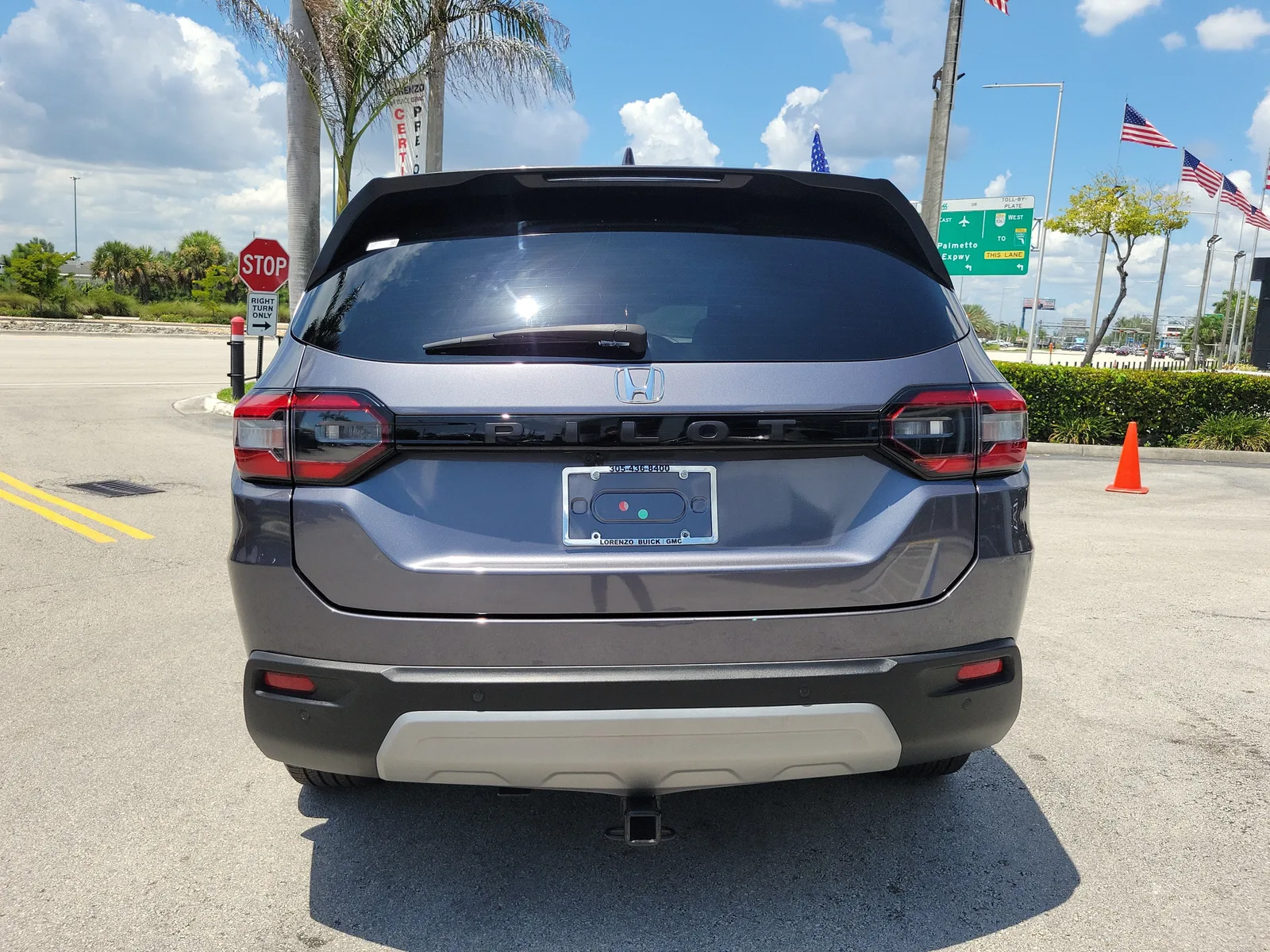 2024 Honda Pilot EX-L 8 Passenger photo 6