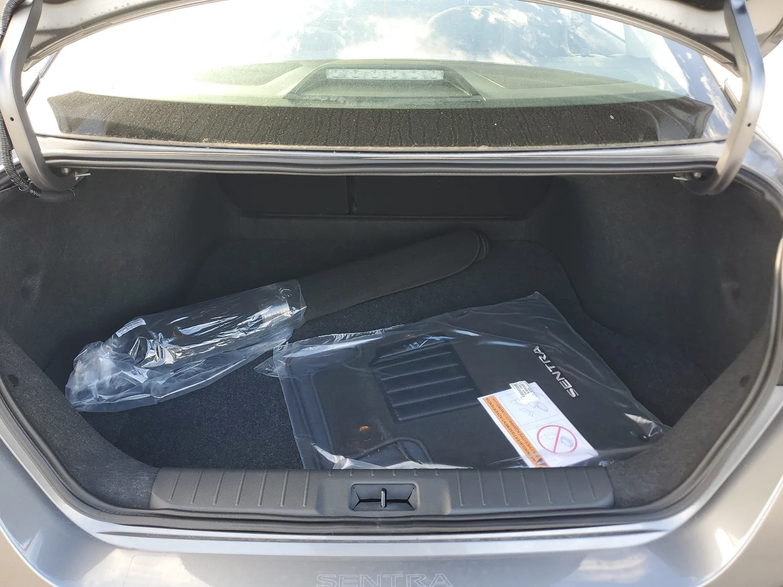 2025 Nissan Sentra SR photo 10