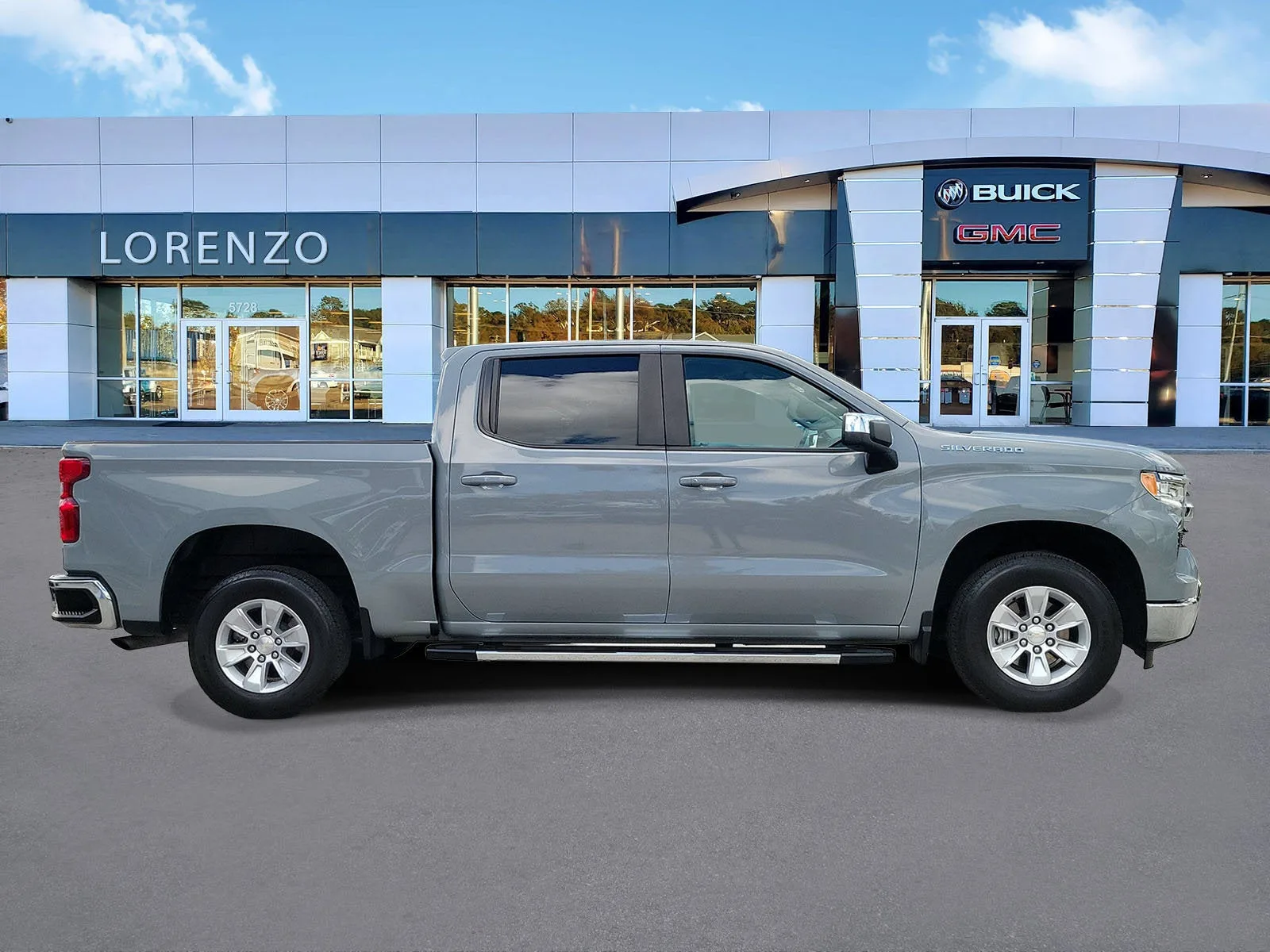 2024 Chevrolet Silverado 1500 LT photo 4
