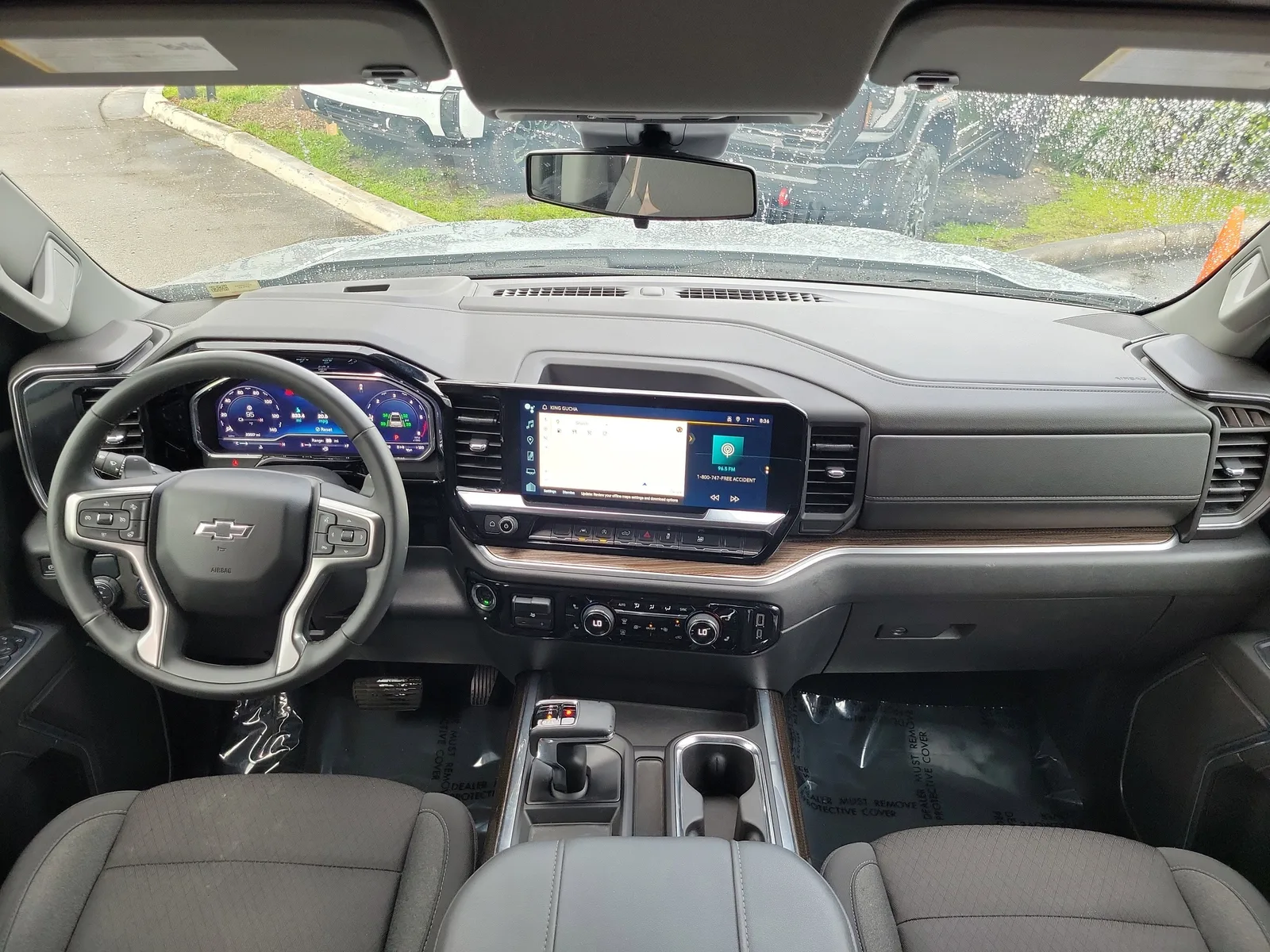 2024 Chevrolet Silverado 1500 RST photo 17