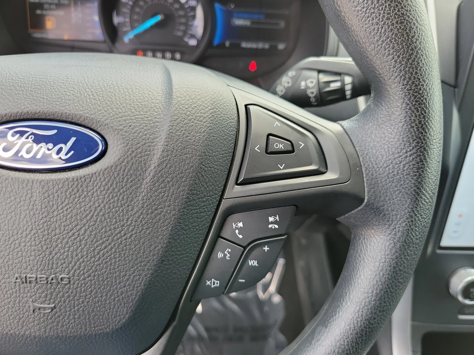 2022 Ford Edge SE 4WD photo 22