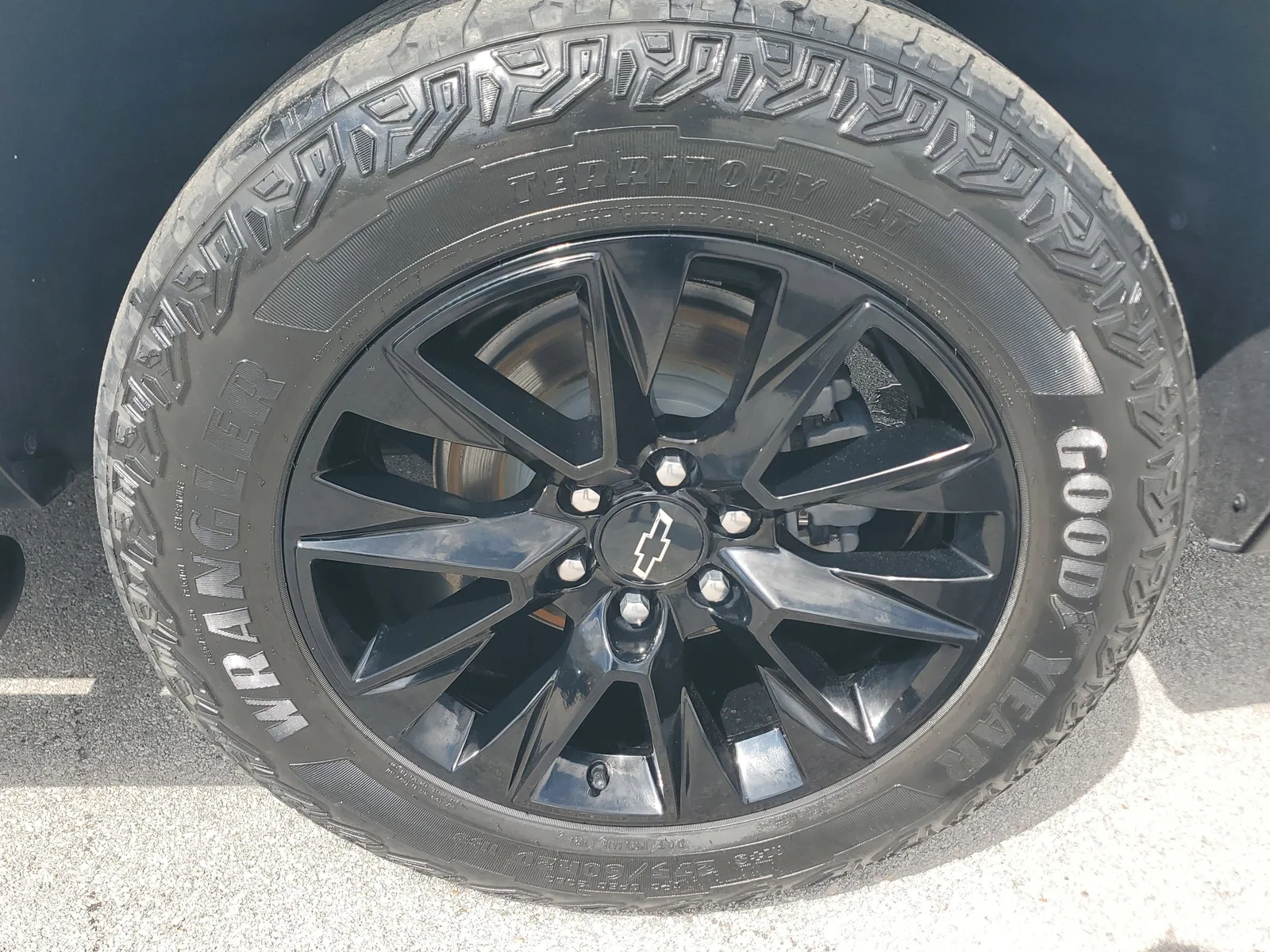2023 Chevrolet Suburban Z71 4WD photo 31
