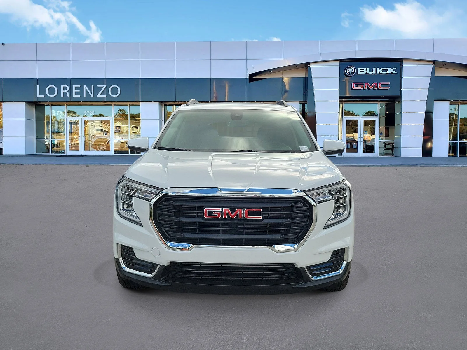 2024 GMC Terrain SLE photo 3