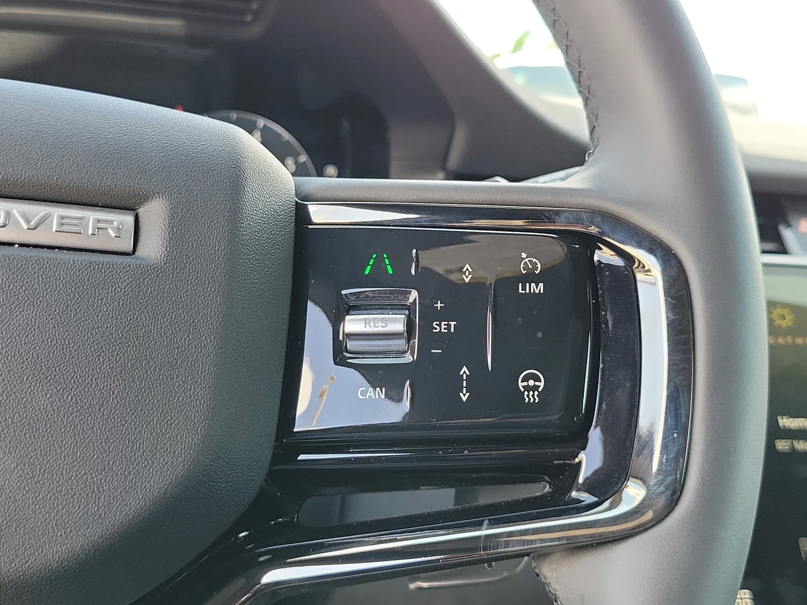 2026 Land Rover Range Rover Evoque Core S photo 24