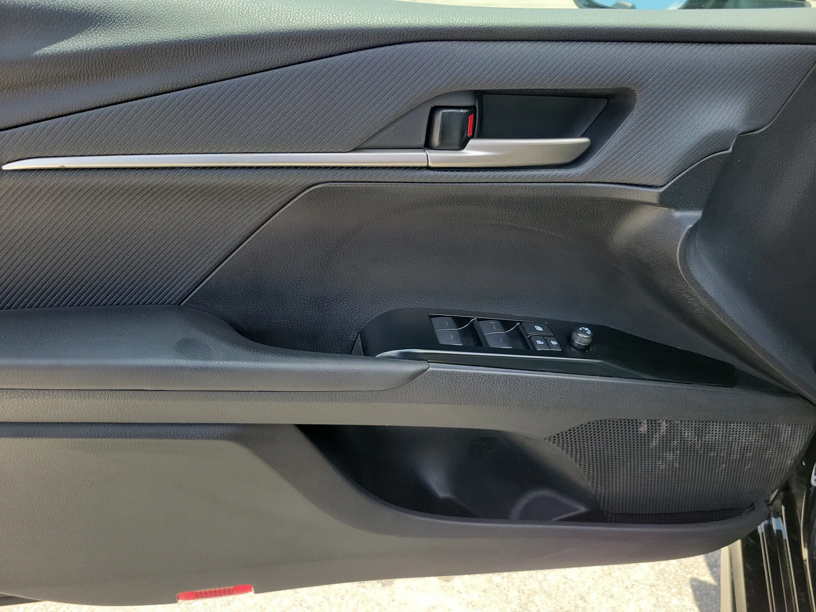 2026 Toyota Camry SE photo 25