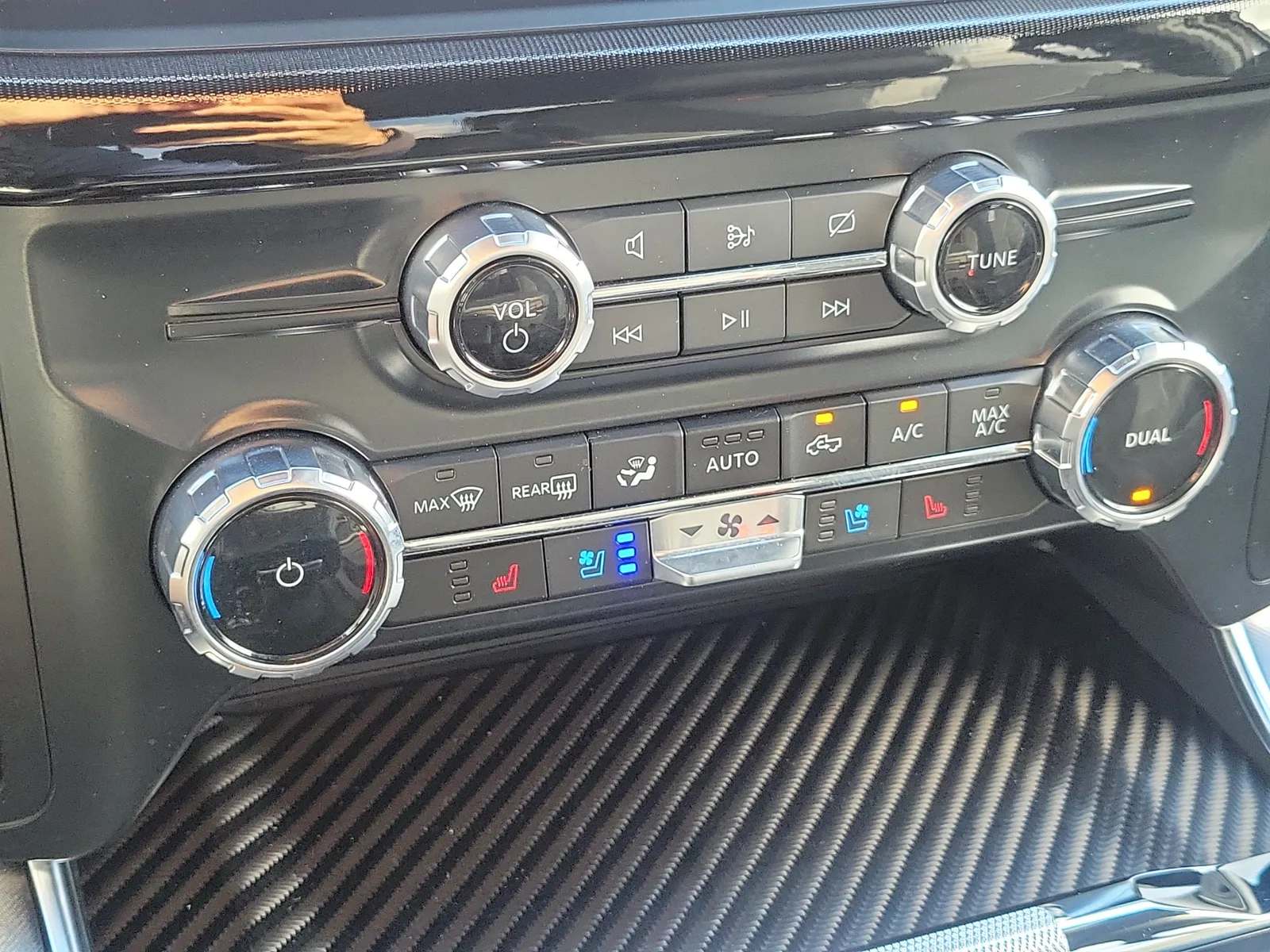 2023 Ford F-150 Raptor 4WD photo 25