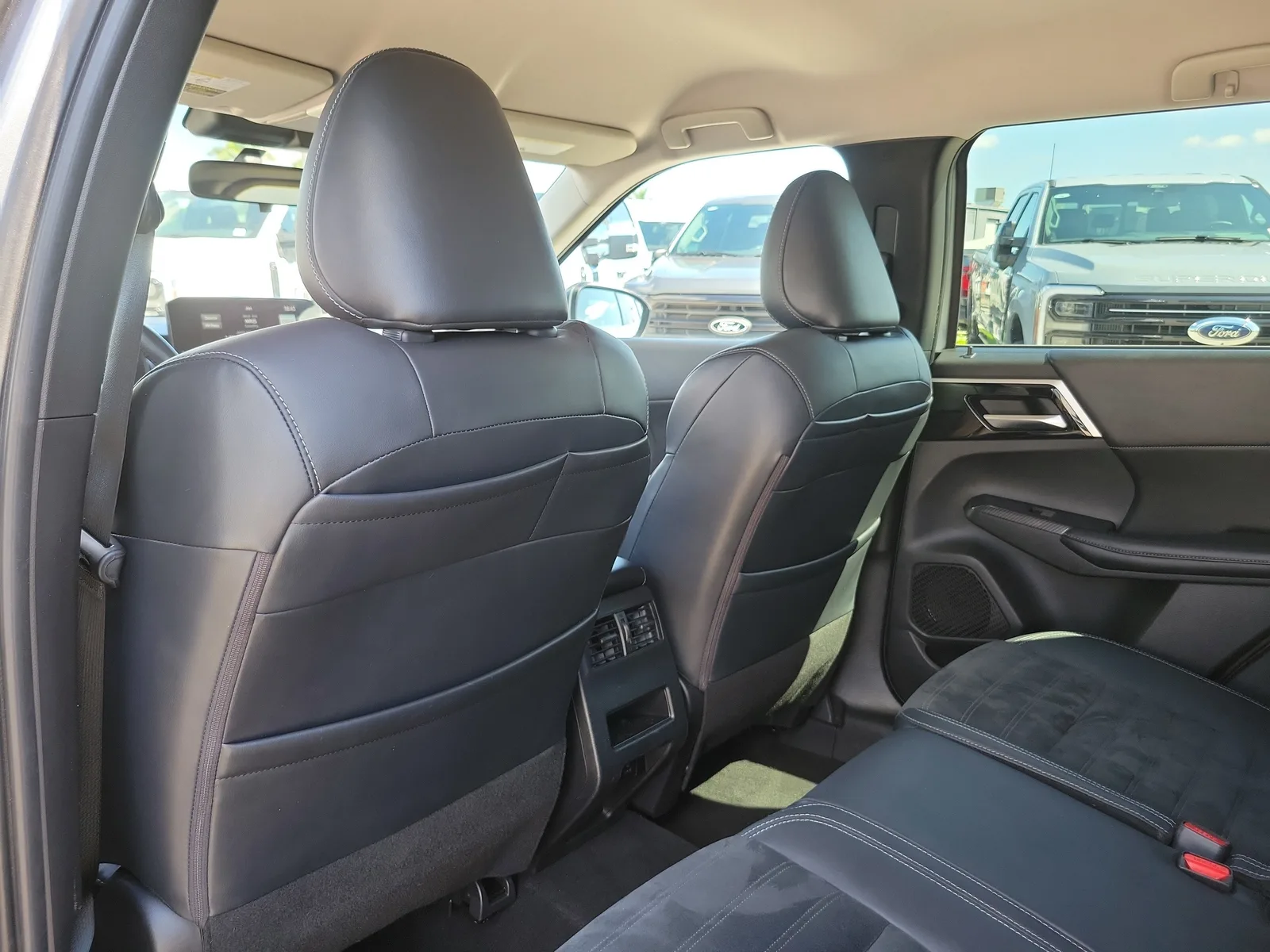 2022 Mitsubishi Outlander SE 4WD photo 14