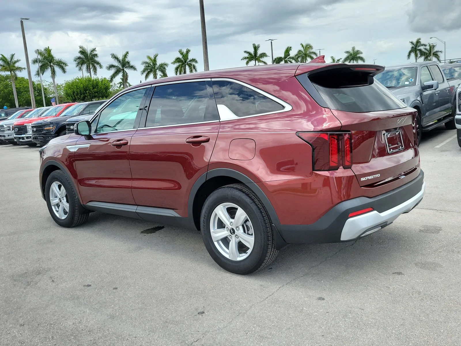 2024 Kia Sorento LX photo 7