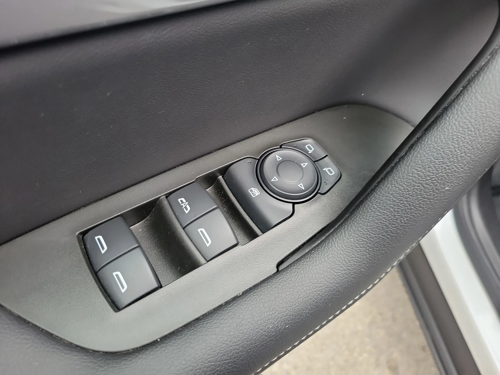 2024 Chevrolet Blazer 2LT photo 23