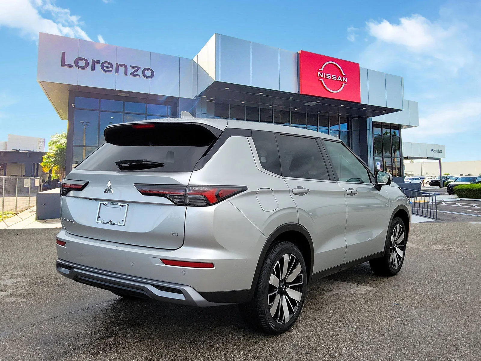 2025 Mitsubishi Outlander SE photo 5