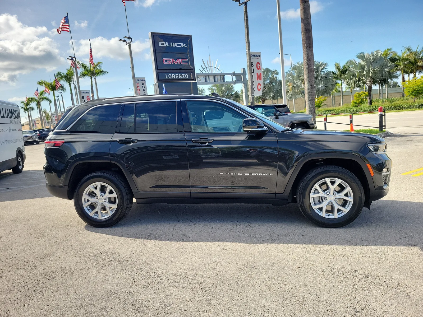 2024 Jeep Grand Cherokee Limited photo 4