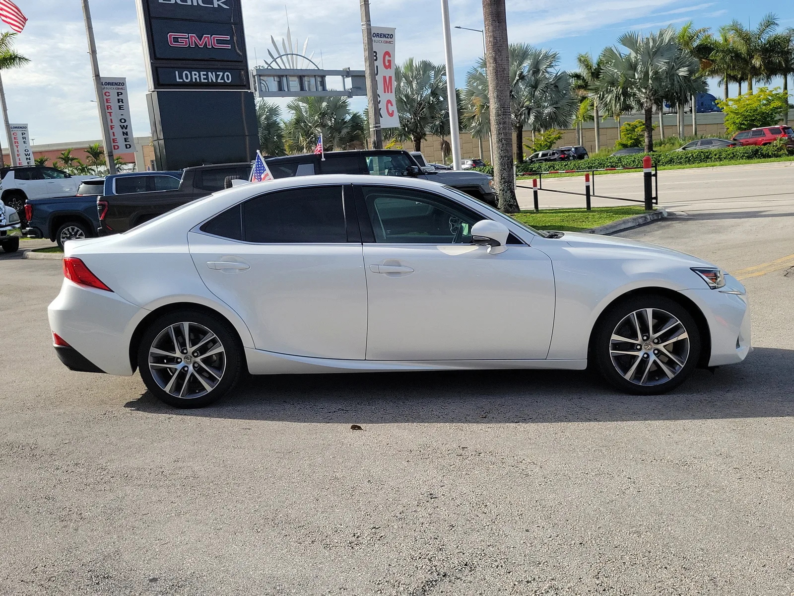 2020 Lexus IS IS 300 photo 4