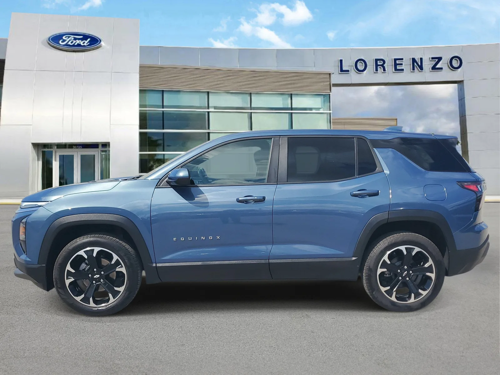 2026 Chevrolet Equinox FWD LT photo 8