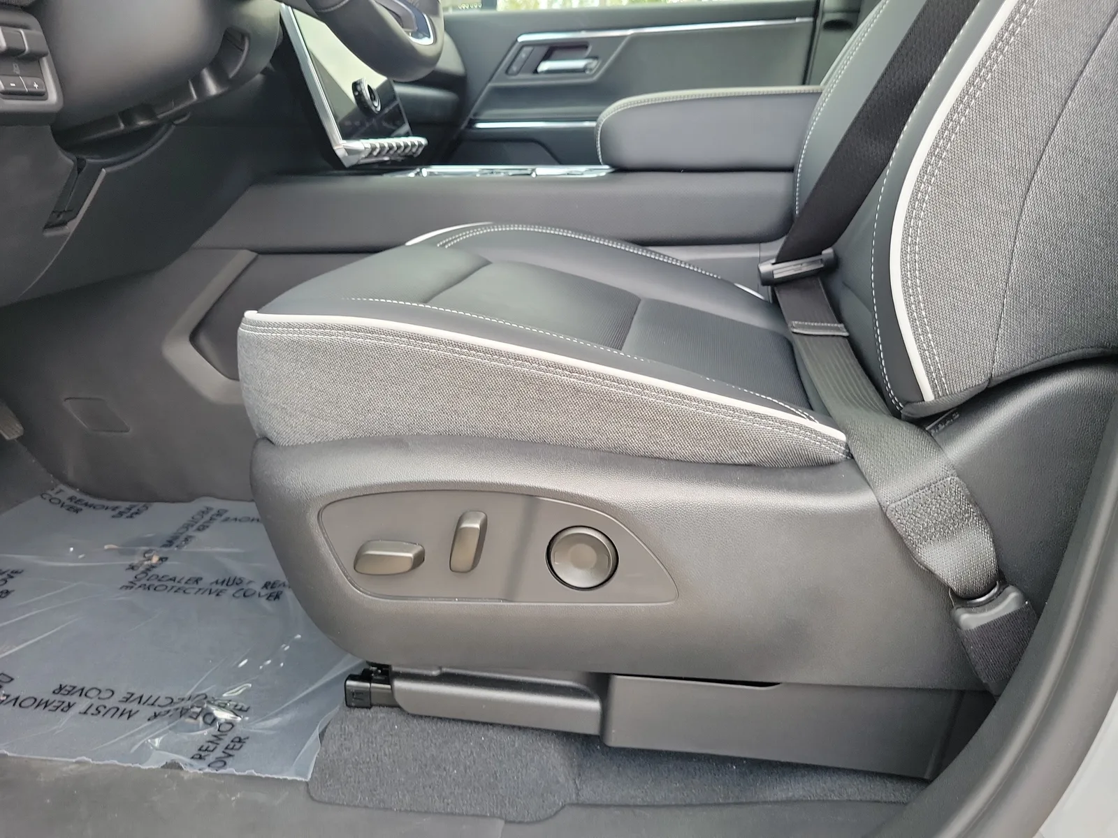 2026 GMC Sierra EV Elevation Standard Range photo 13