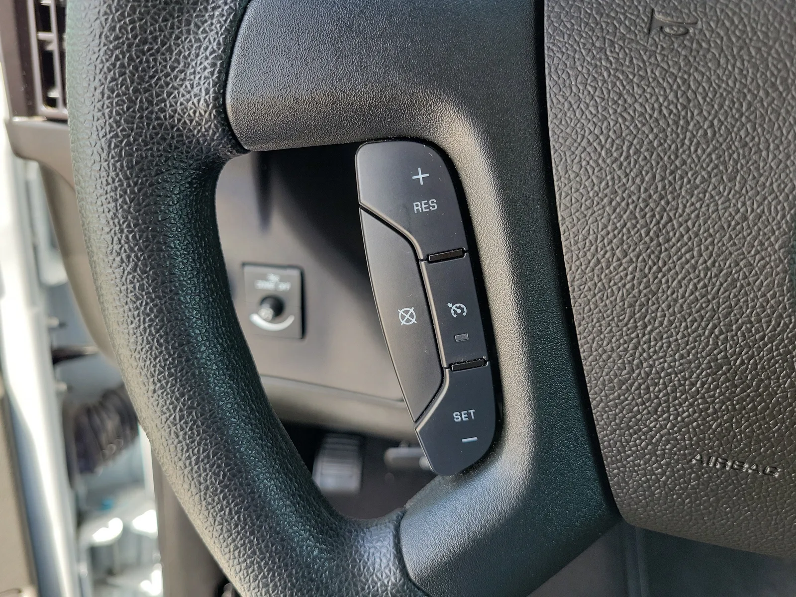 2023 Chevrolet Express Passenger LT photo 26