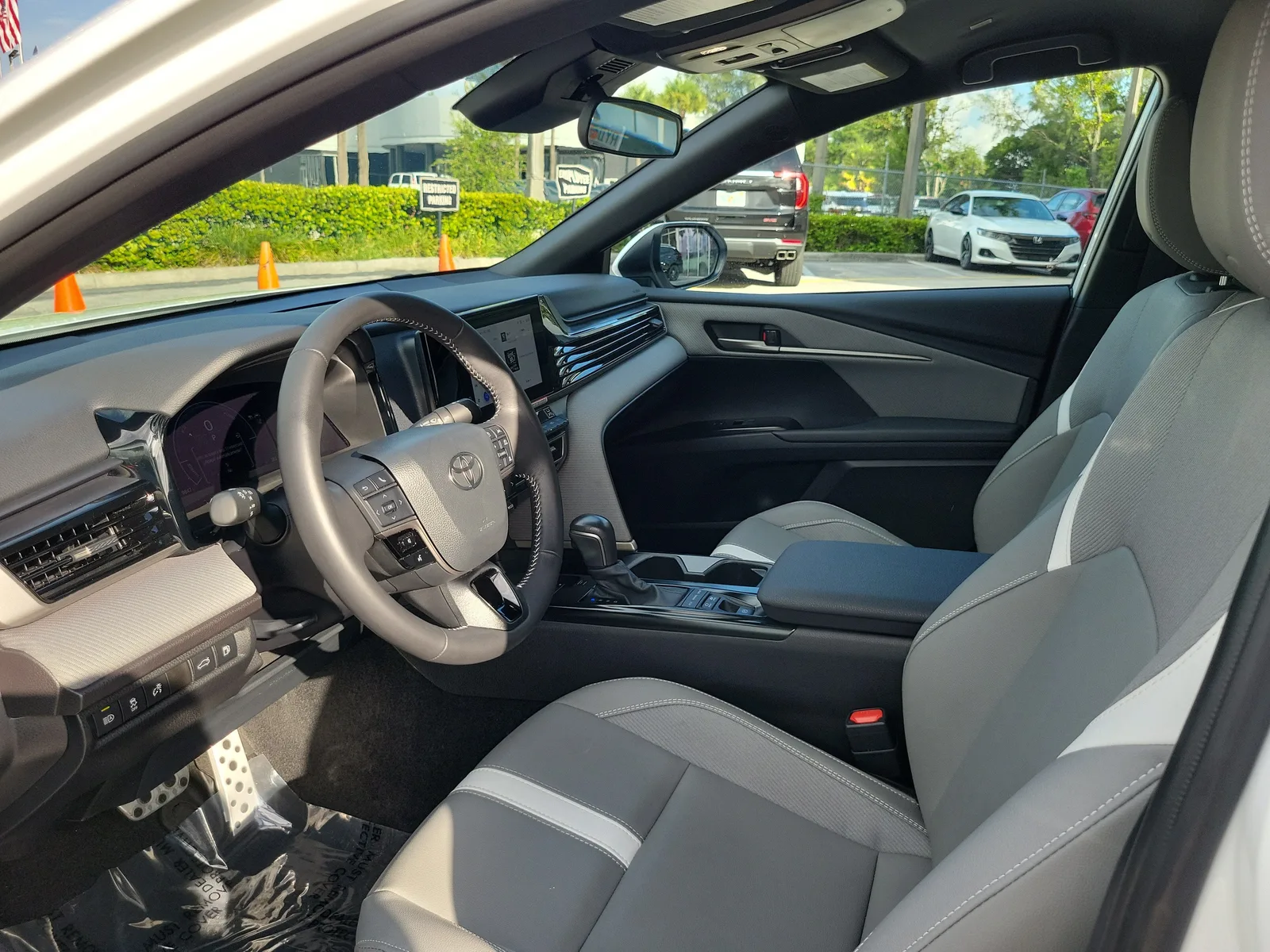 2026 Toyota Camry LE photo 10