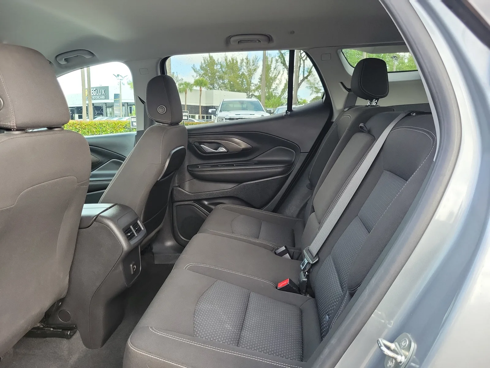 2023 GMC Terrain SLE photo 12