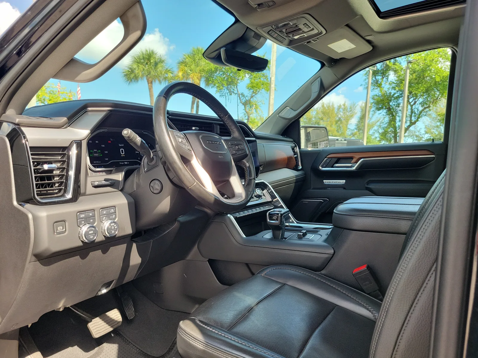 2023 GMC Sierra 1500 Denali photo 9