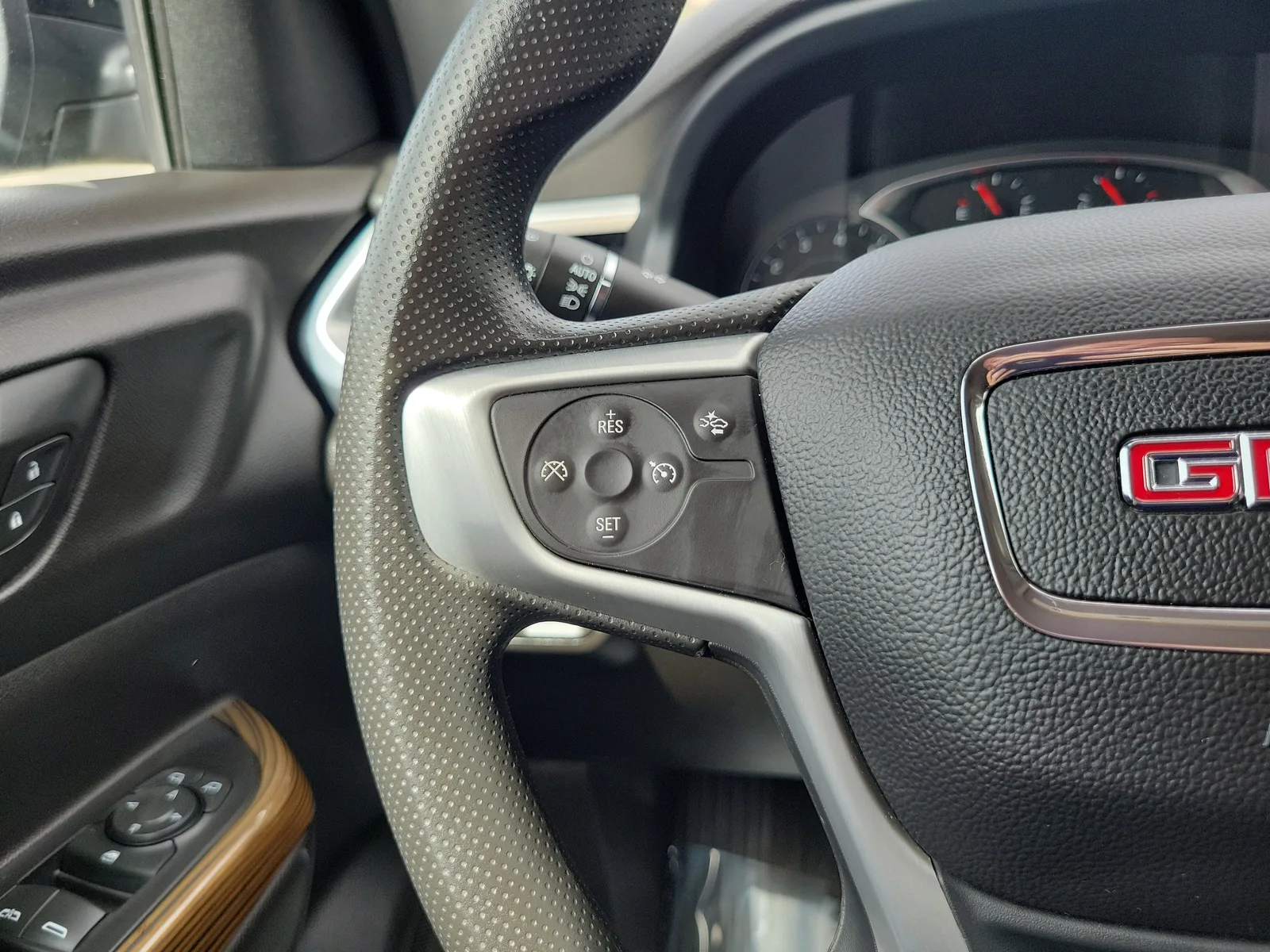 2023 GMC Acadia SLE photo 19
