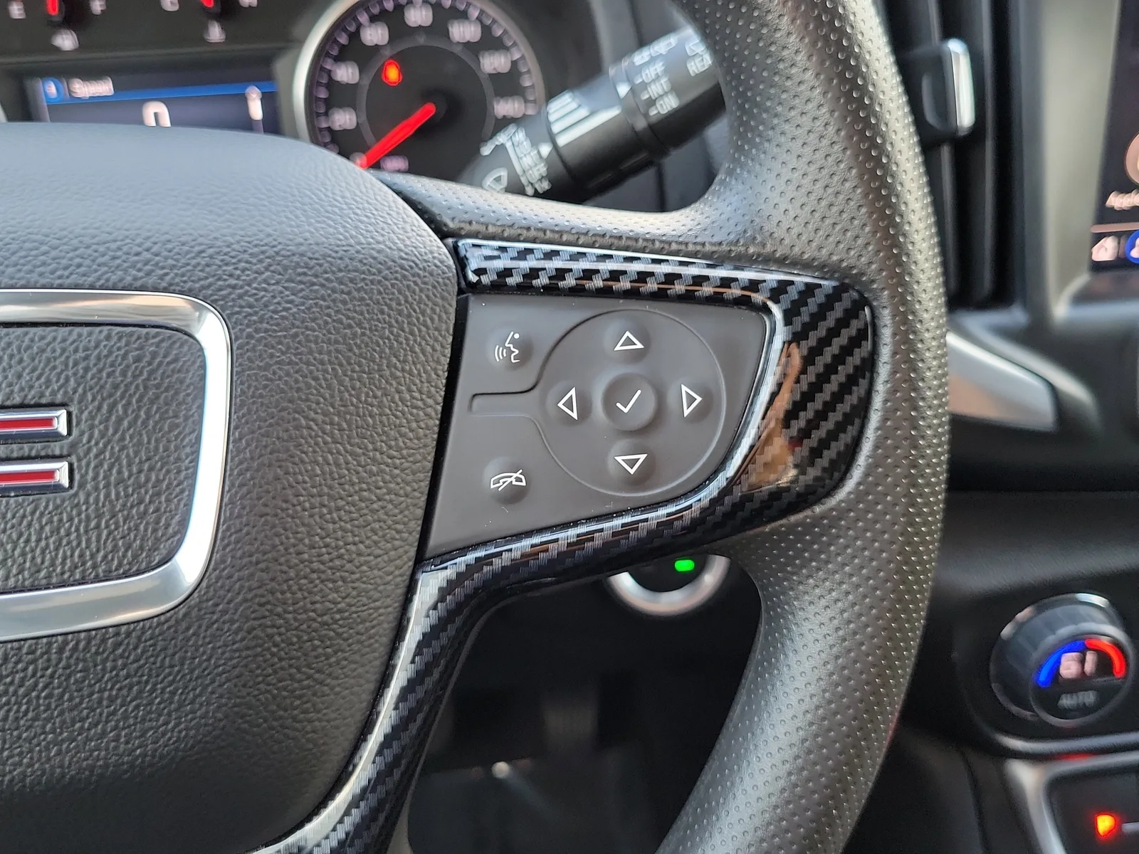 2024 GMC Terrain SLE photo 20