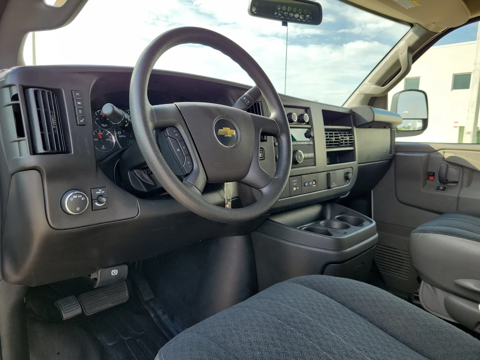 2025 Chevrolet Express Cargo Van Work Van photo 9