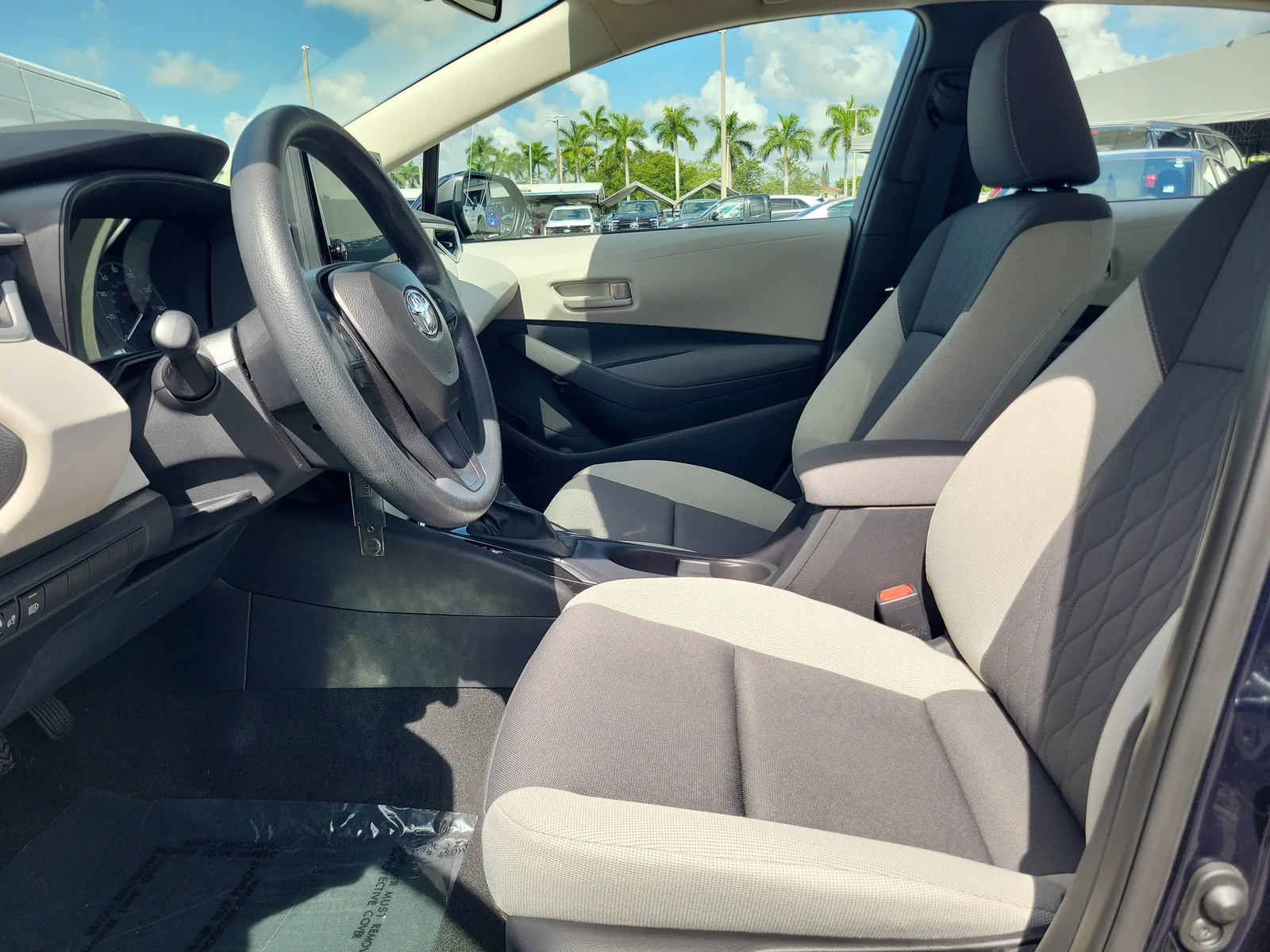 2025 Toyota Corolla LE photo 11