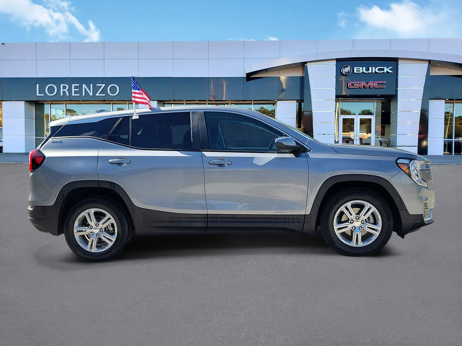 2024 GMC Terrain SLE photo 4