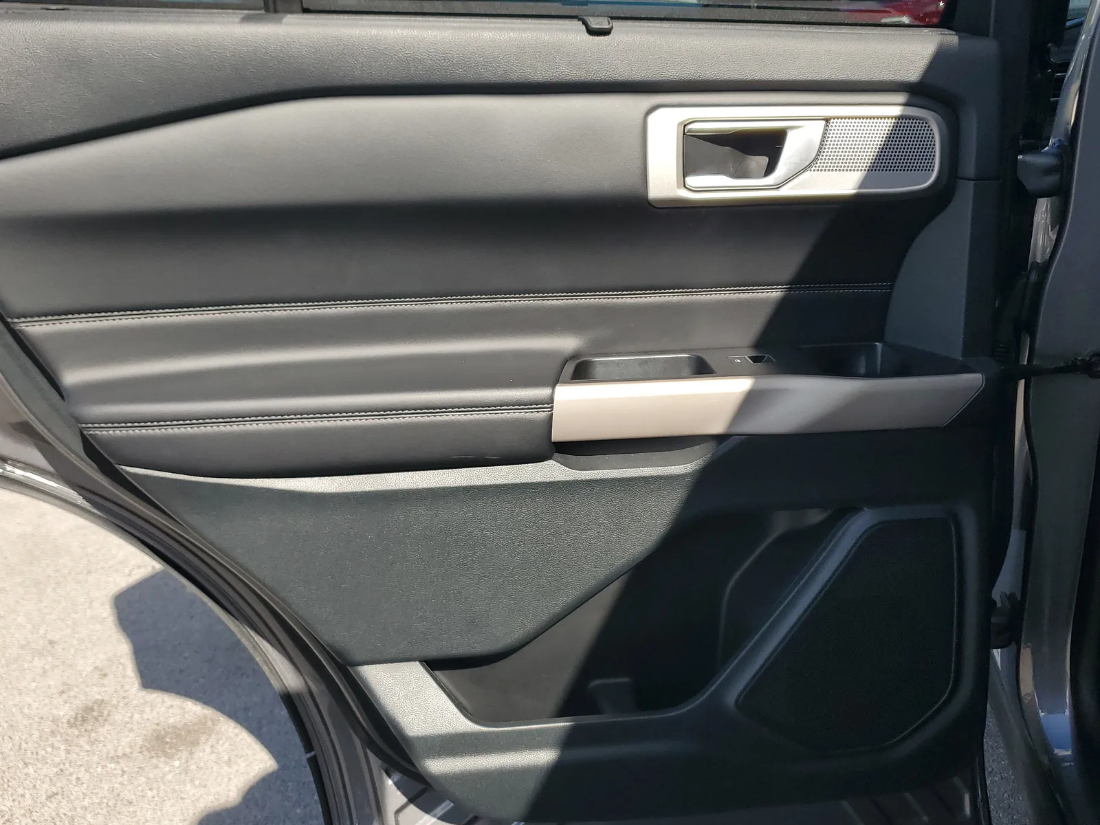 2023 Ford Explorer Limited photo 28