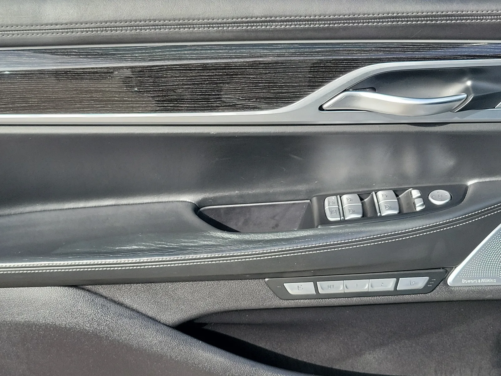 2017 BMW 7 Series 750i photo 25
