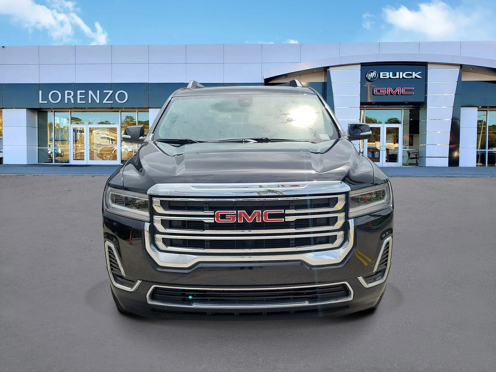 2023 GMC Acadia SLE photo 2