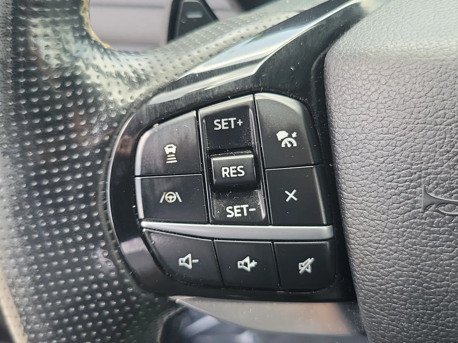 2021 Ford Explorer ST 4WD photo 21