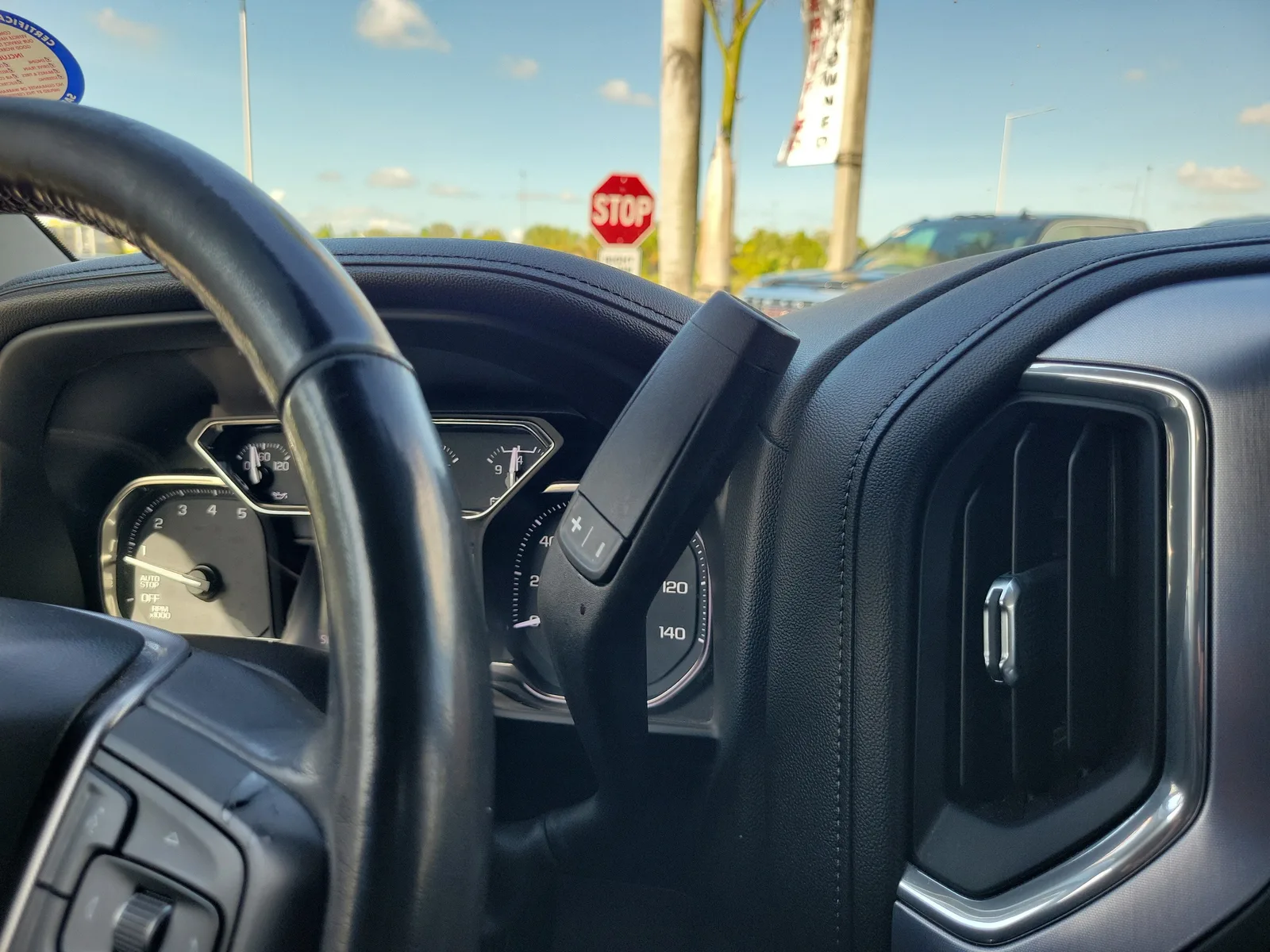 2020 GMC Sierra 1500 SLT photo 25