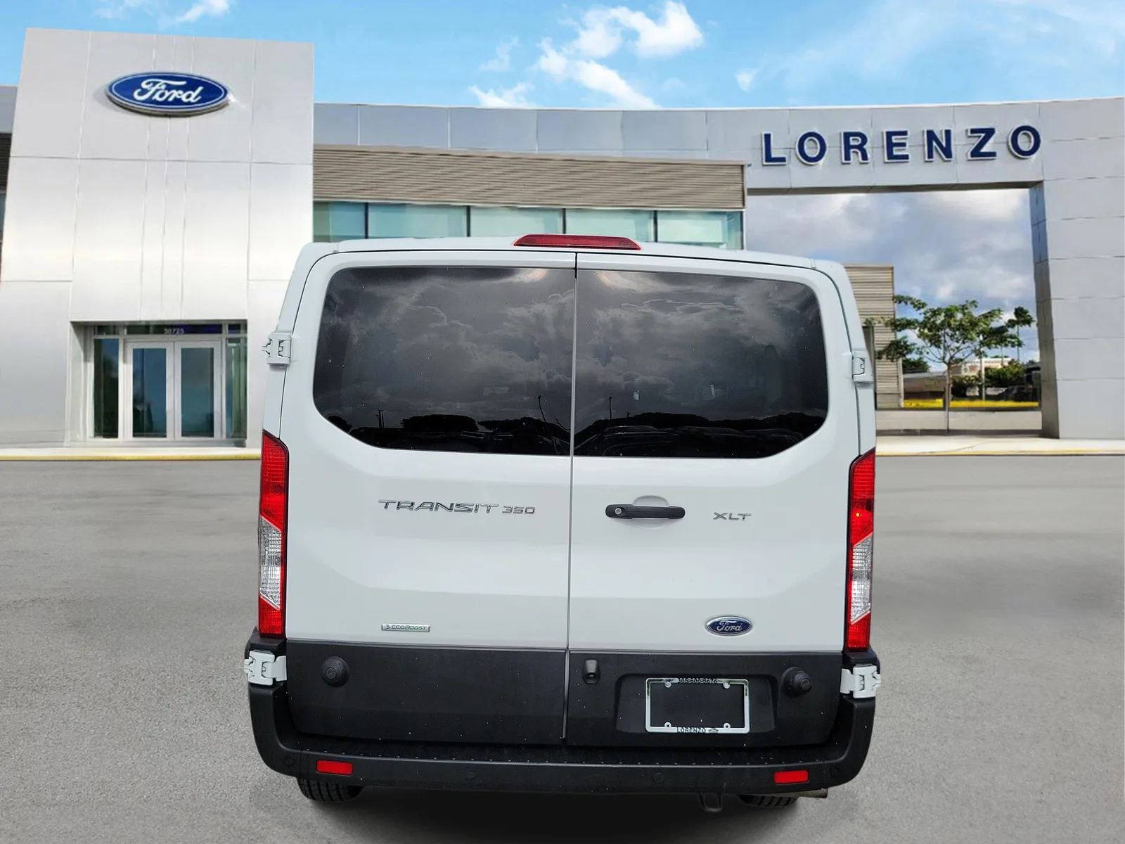2024 Ford Transit Passenger Wagon XLT photo 6