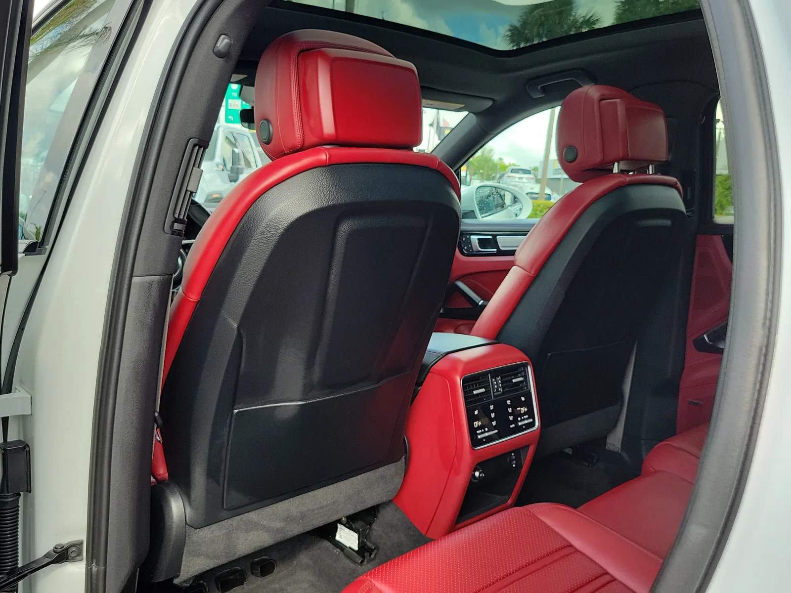 2023 Porsche Cayenne NA photo 16