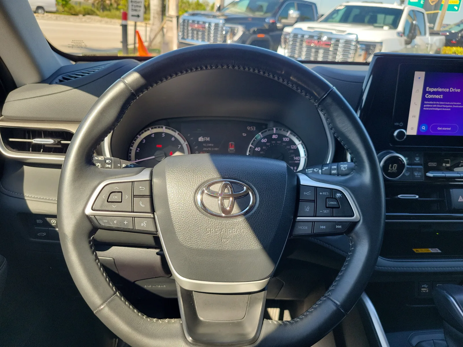 2023 Toyota Highlander L photo 20