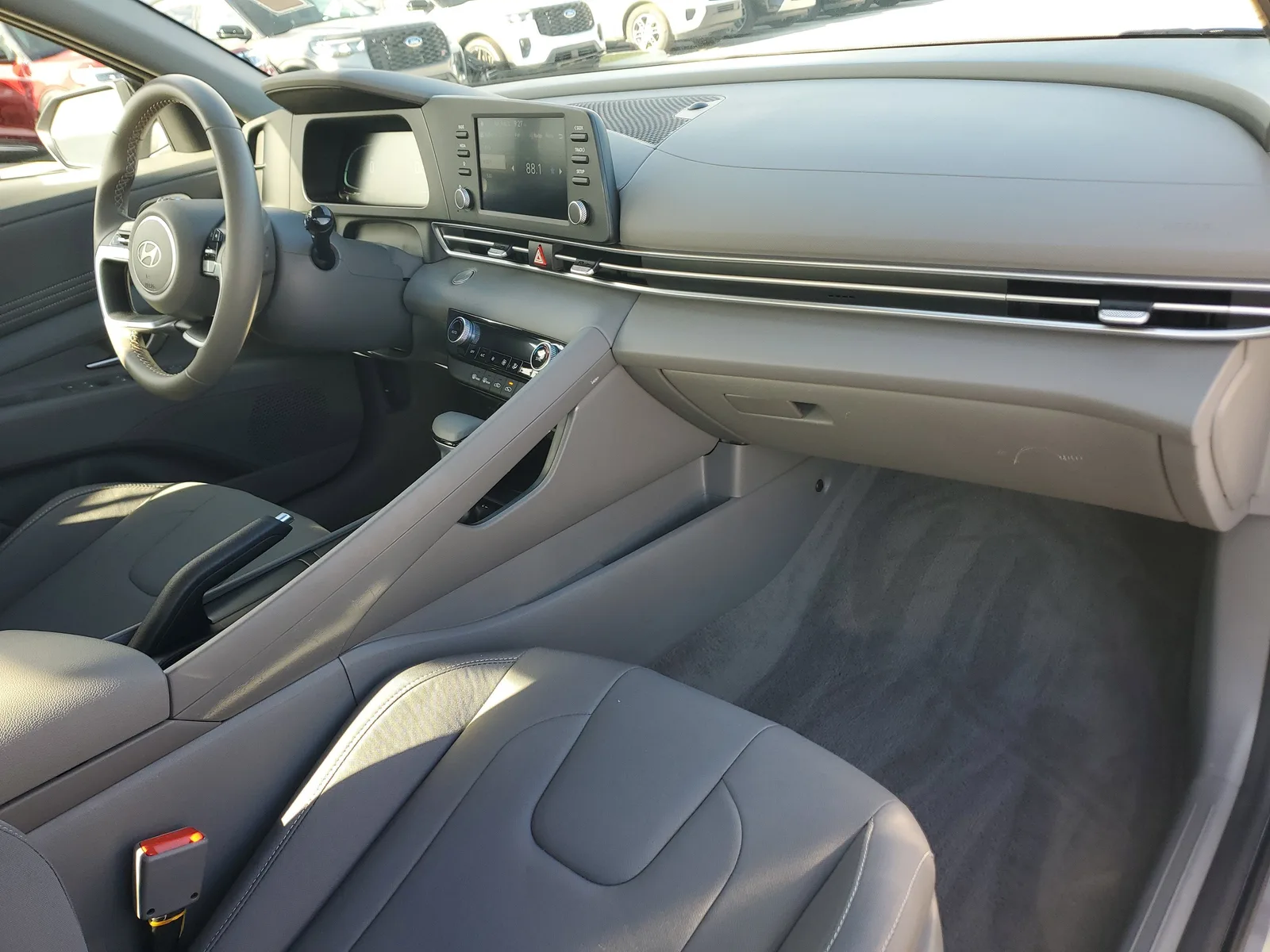 2025 Hyundai Elantra SEL Sport photo 16