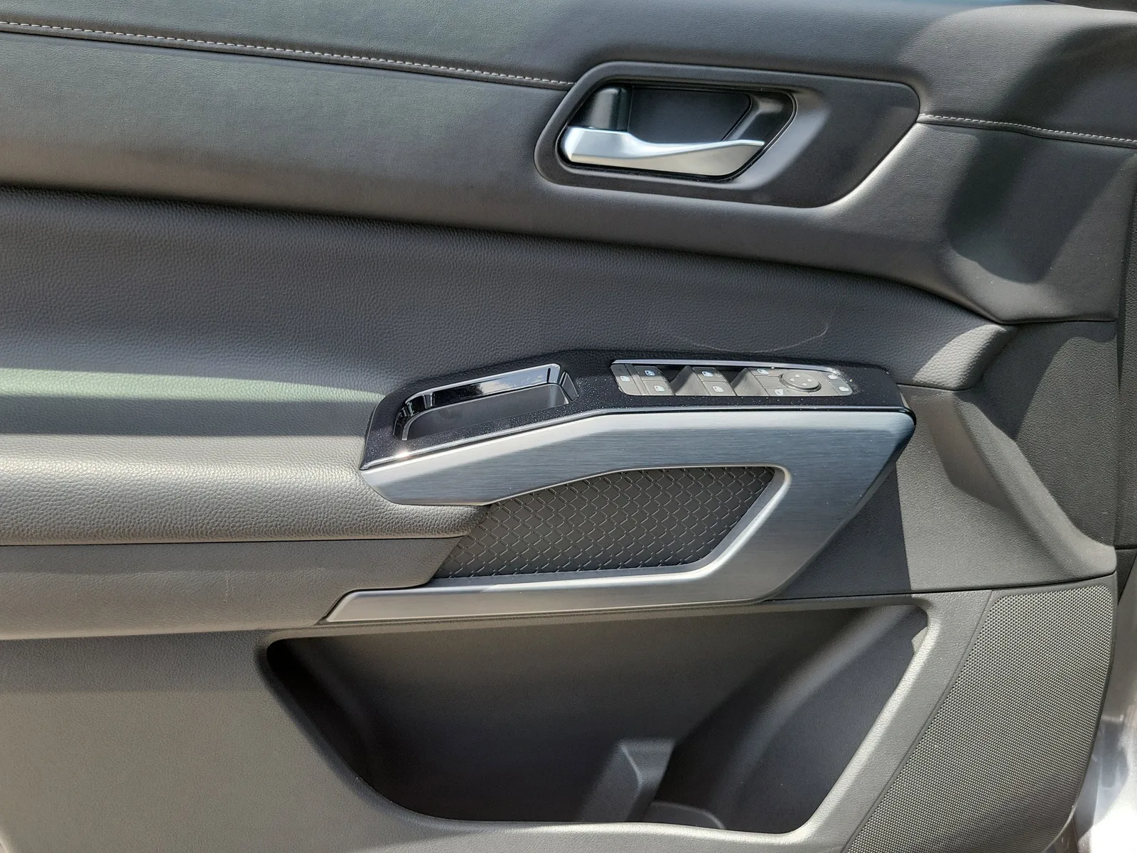 2025 Nissan Pathfinder SL photo 27