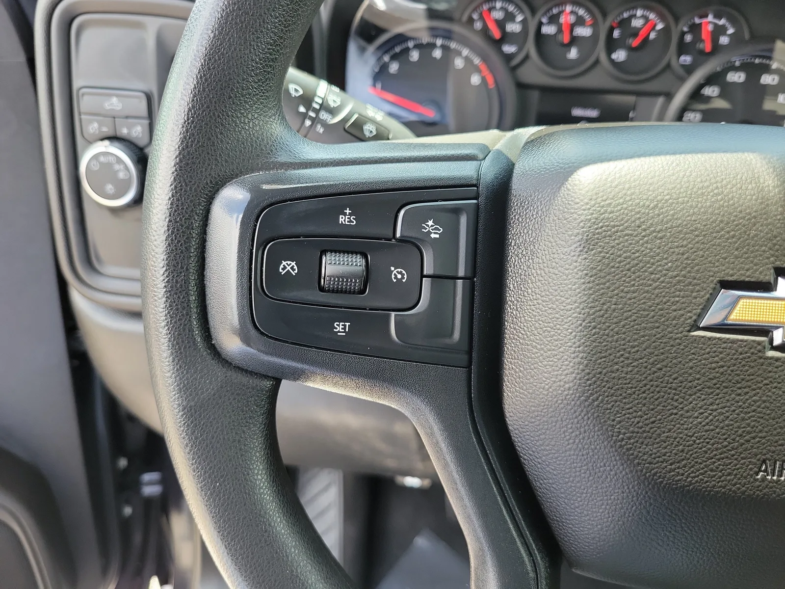 2023 Chevrolet Silverado 1500 Custom photo 19