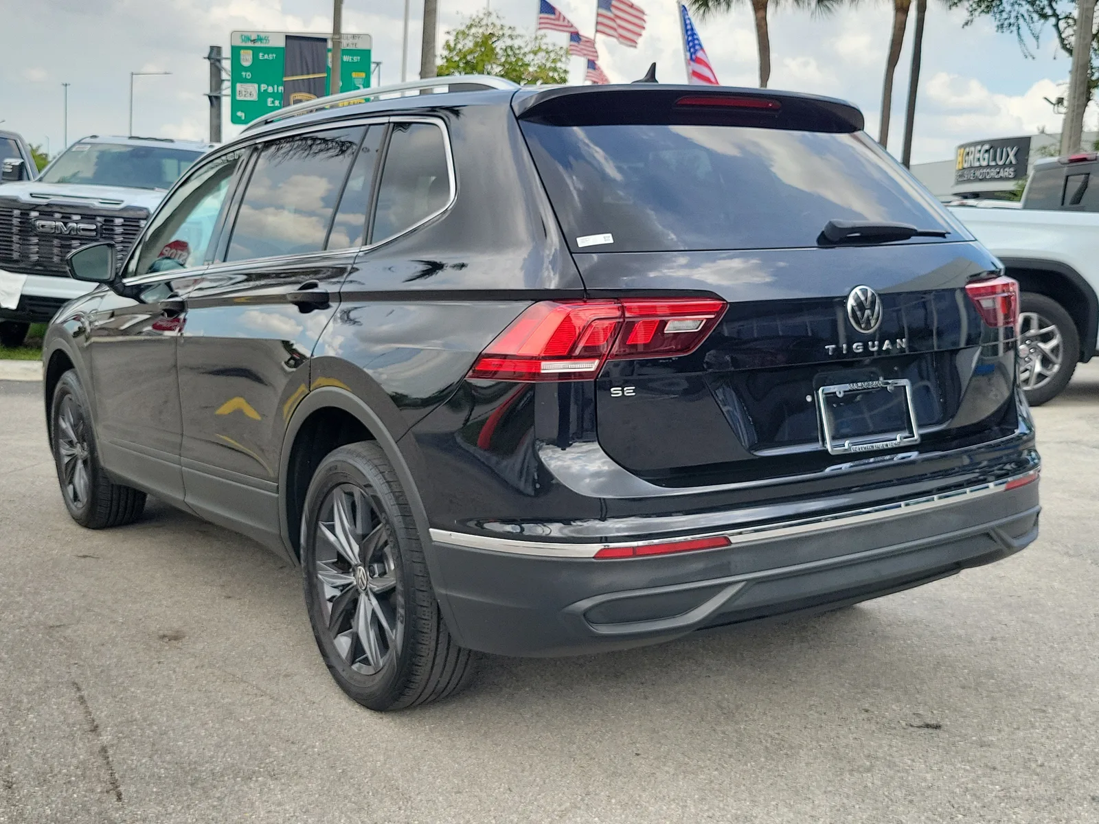 2022 Volkswagen Tiguan SE photo 6